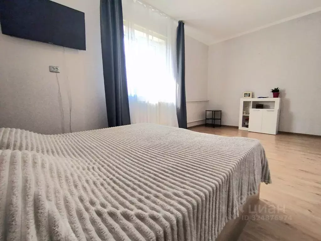 Дом в Крым, Сакский район, с. Суворовское ул. Виноградная, 24 (112 м) - Фото 1