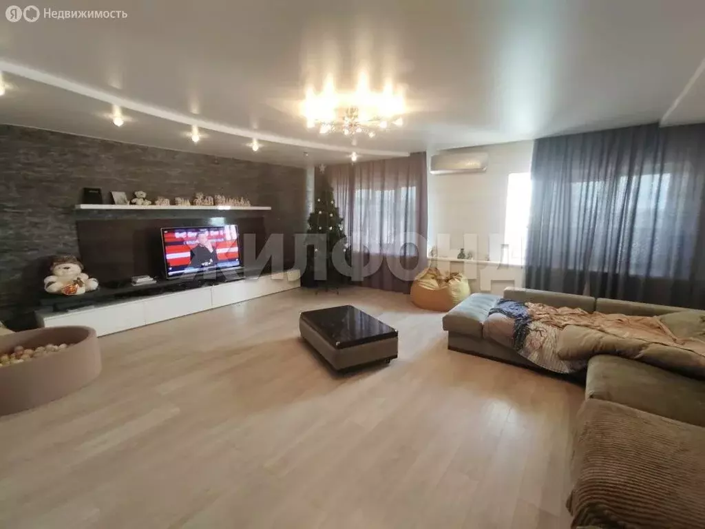 5-комнатная квартира: Абакан, улица Пушкина, 113А (166 м) - Фото 1