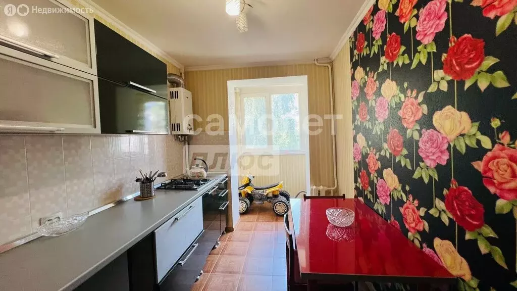 3-комнатная квартира: Майский, улица Энгельса, 73 (65.7 м) - Фото 1