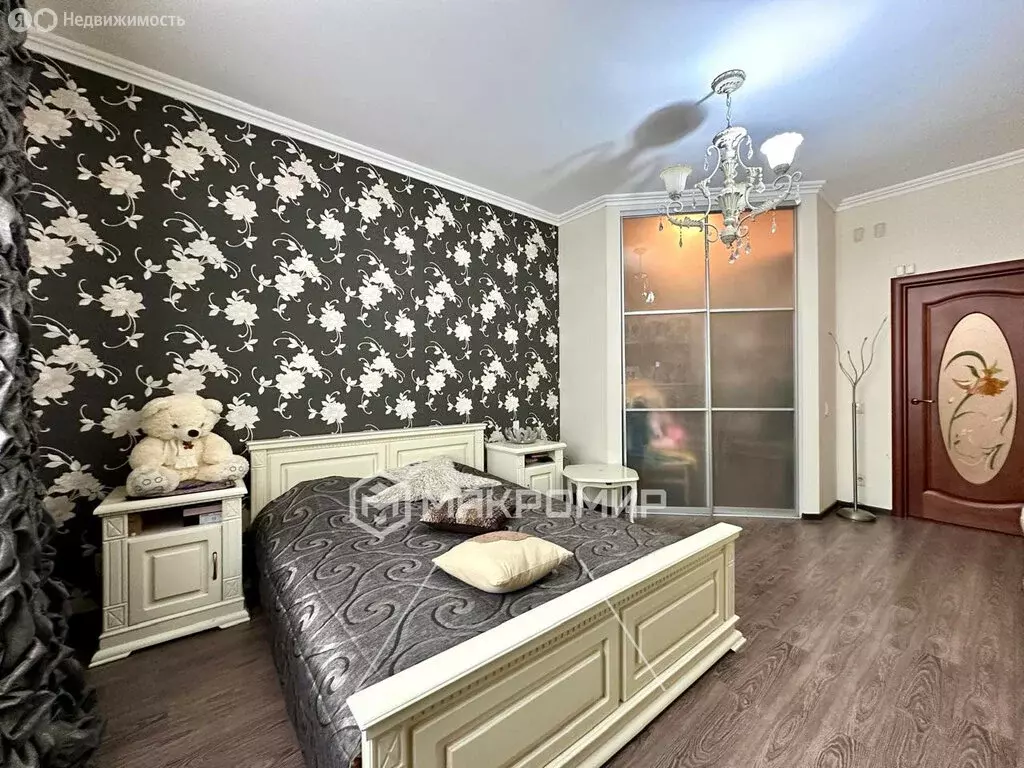 4-комнатная квартира: Брянск, улица Медведева, 9Ак1 (175.8 м) - Фото 0
