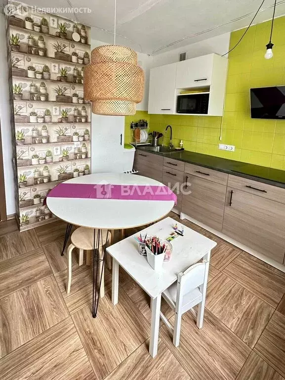 3-комнатная квартира: Волгоград, улица Кирова, 101 (78 м) - Фото 2