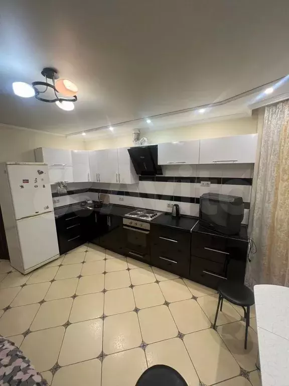 2-к. квартира, 60 м, 6/27 эт. - Фото 1