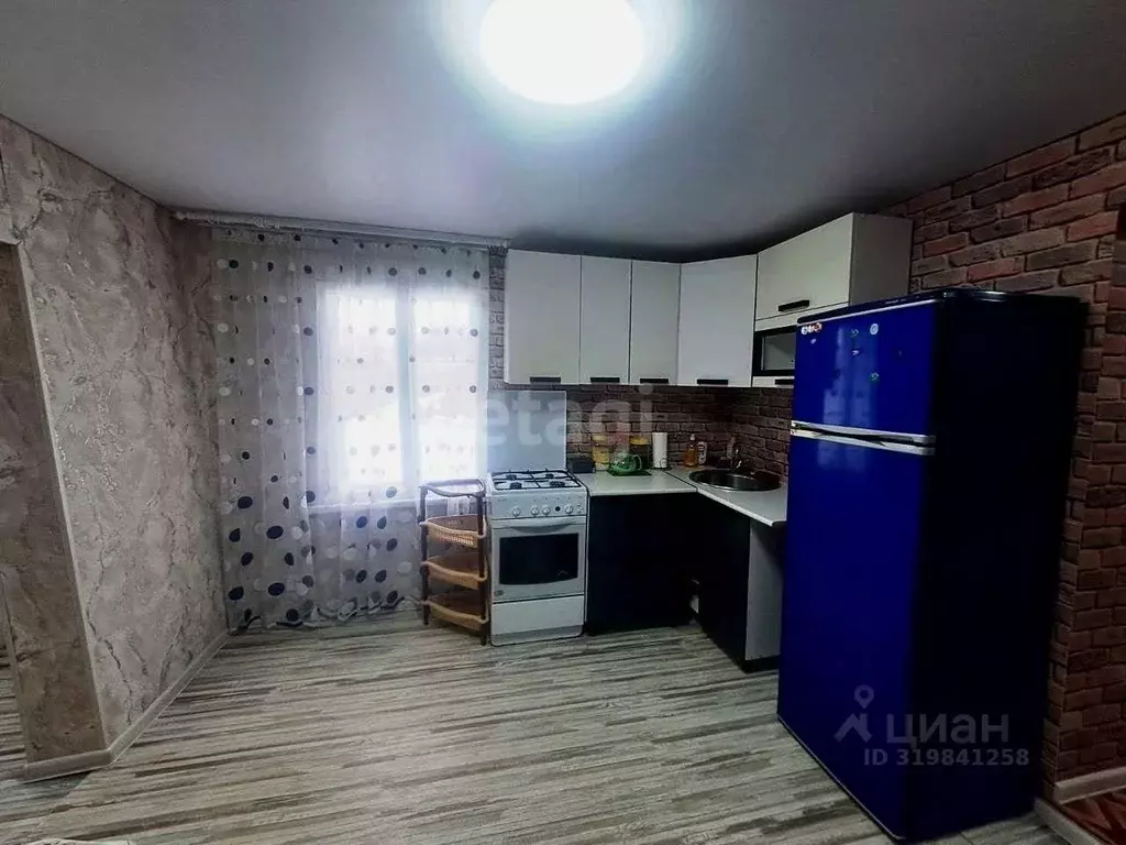 Дом в Белгородская область, Валуйки ул. Салова, 16 (48 м) - Фото 1