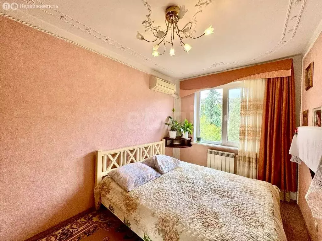 3-комнатная квартира: Алушта, Судакская улица, 10 (50.6 м) - Фото 0