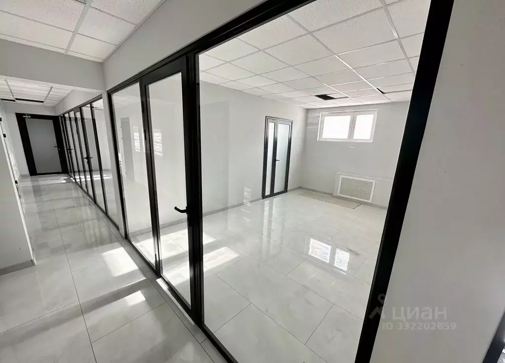 Помещение свободного назначения в Москва ул. Новинки, 1 (18 м) - Фото 1