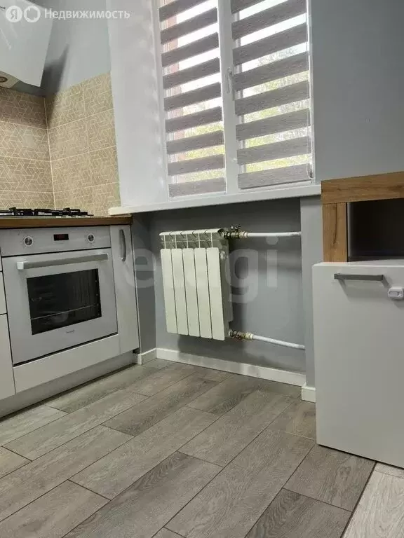 3-комнатная квартира: Астрахань, улица Сен-Симона, 10/12А (54.8 м) - Фото 0