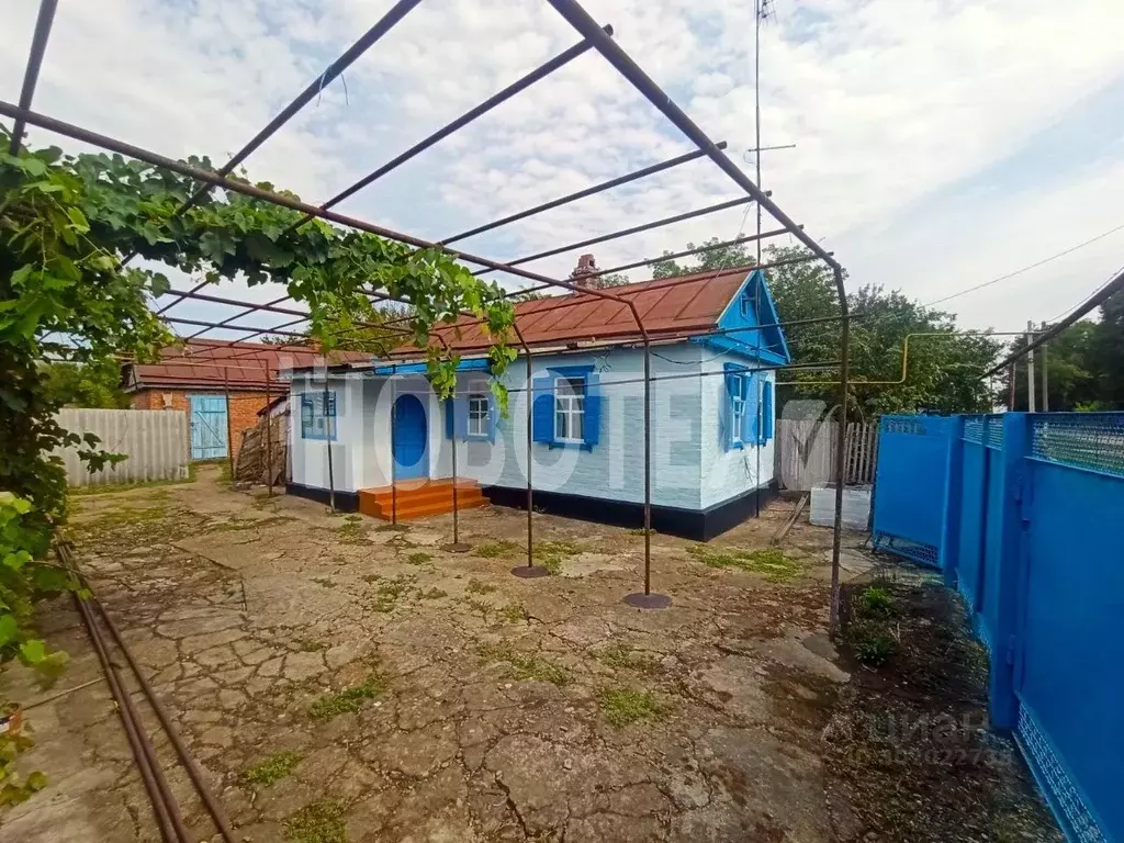 Дом в Краснодарский край, Курганинский район, Петропавловская ст-ца ... - Фото 0