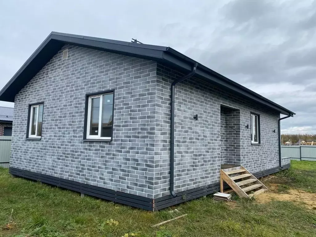 Дом в Московская область, Воскресенск Коммуна мкр,  (100 м) - Фото 1