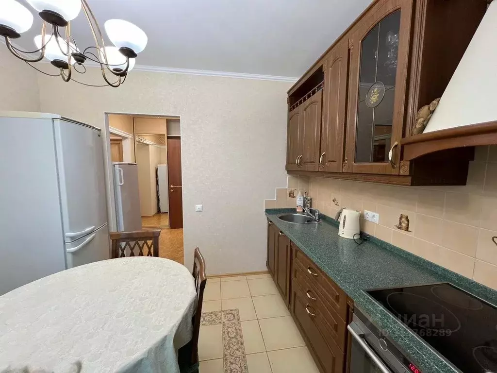 2-к кв. Тюменская область, Тюмень ул. Николая Чаплина, 121 (55.0 м) - Фото 0