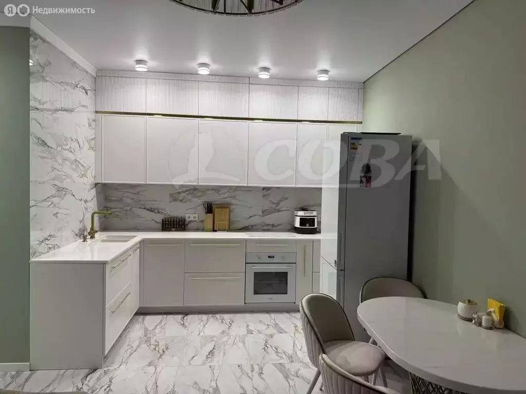 3-комнатная квартира: Тюмень, улица Газовиков, 36 (69 м) - Фото 2