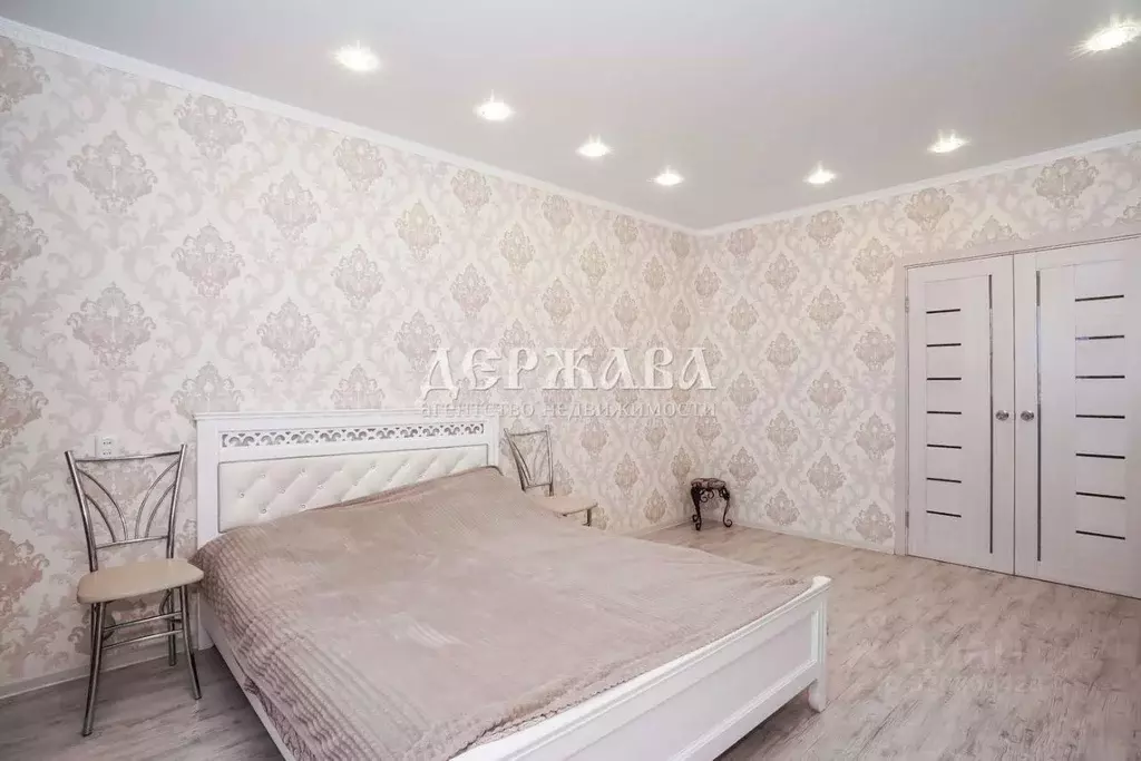 3-к кв. Белгородская область, Старый Оскол Северный мкр, 32 (62.0 м) - Фото 0