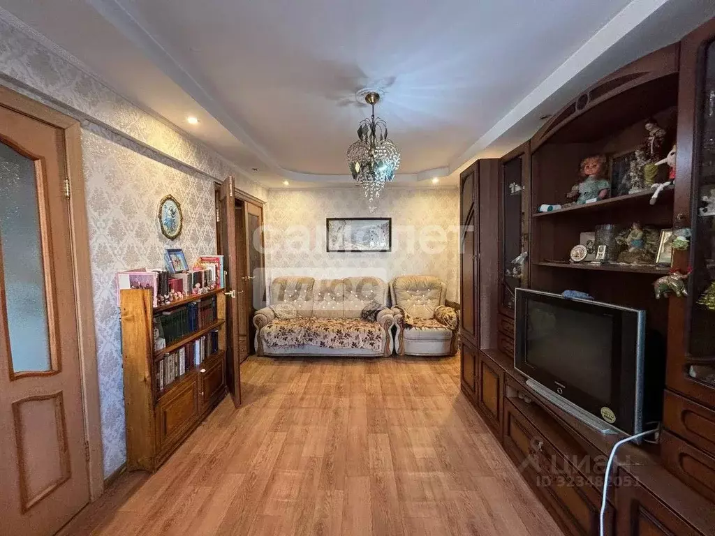 3-к кв. Омская область, Омск Заозерный мкр, ул. Глинки, 4Б (59.0 м) - Фото 1