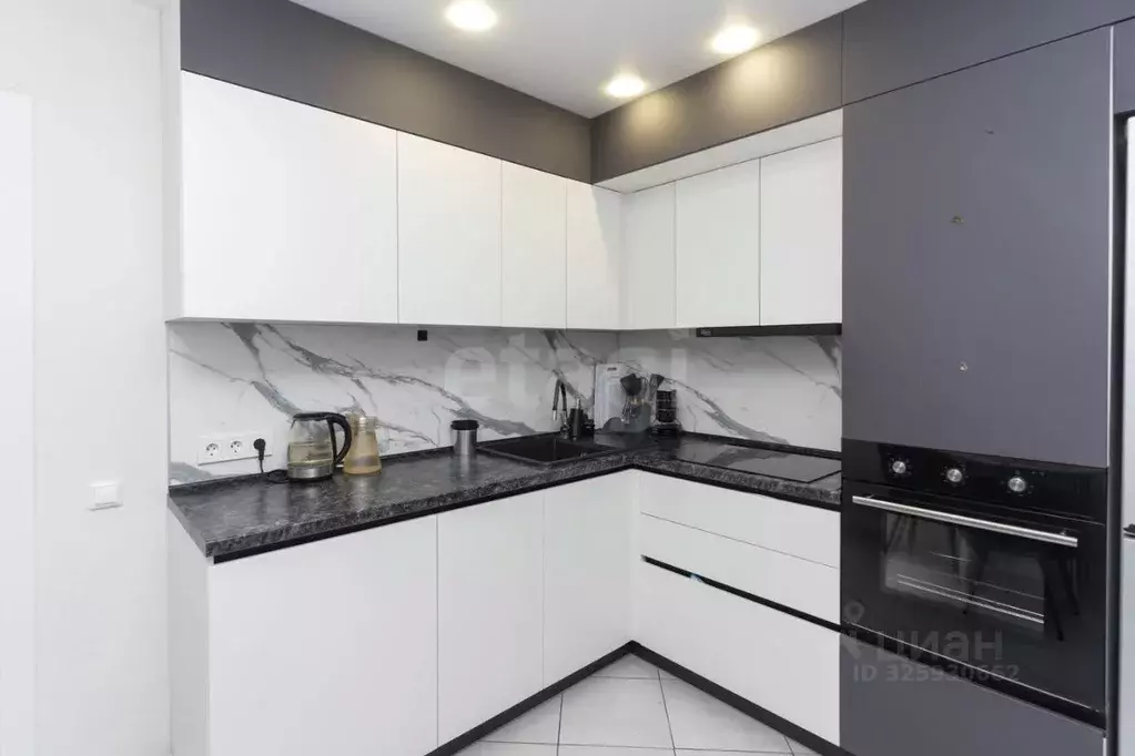 2-к кв. Тюменская область, Тюмень ул. Монтажников, 34 (58.7 м) - Фото 1