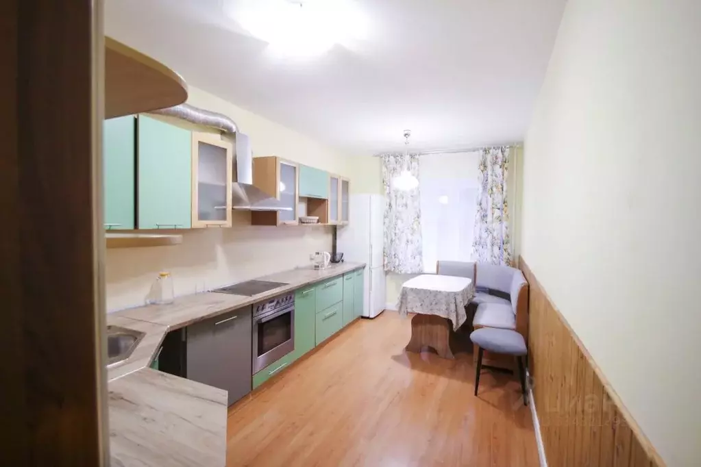 2-к кв. Свердловская область, Екатеринбург ул. Шаумяна, 102А (68.3 м) - Фото 1