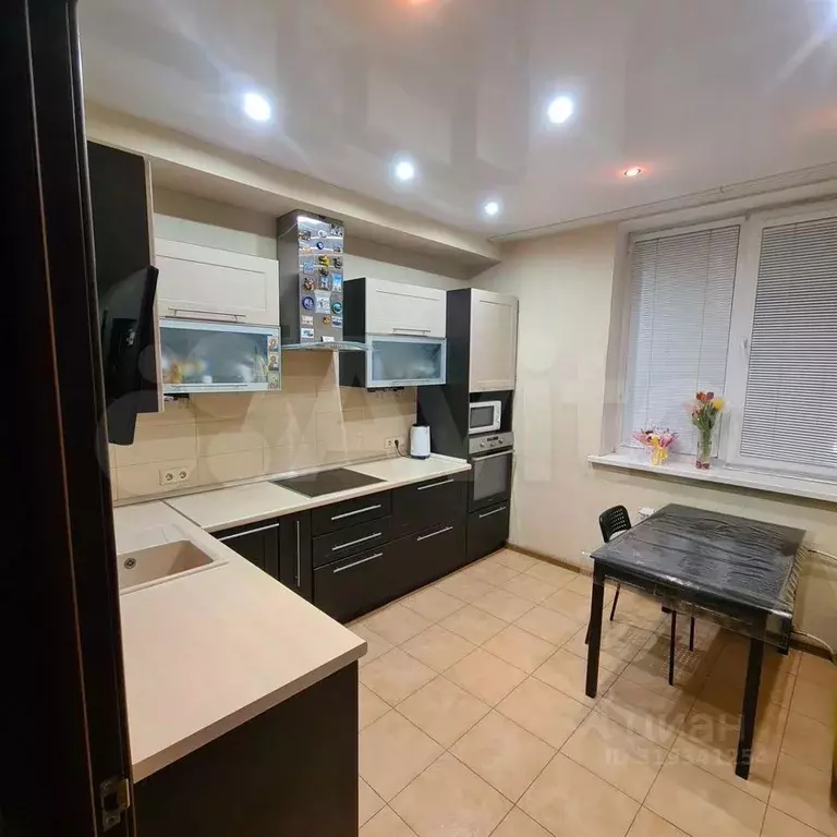 2-к кв. Татарстан, Казань ул. Сибгата Хакима, 39 (70.1 м) - Фото 1