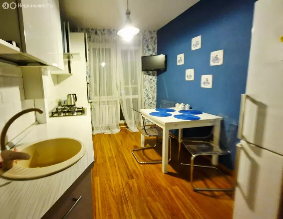 1-комнатная квартира: Волгоград, улица Кирова, 92 (46.8 м) - Фото 2