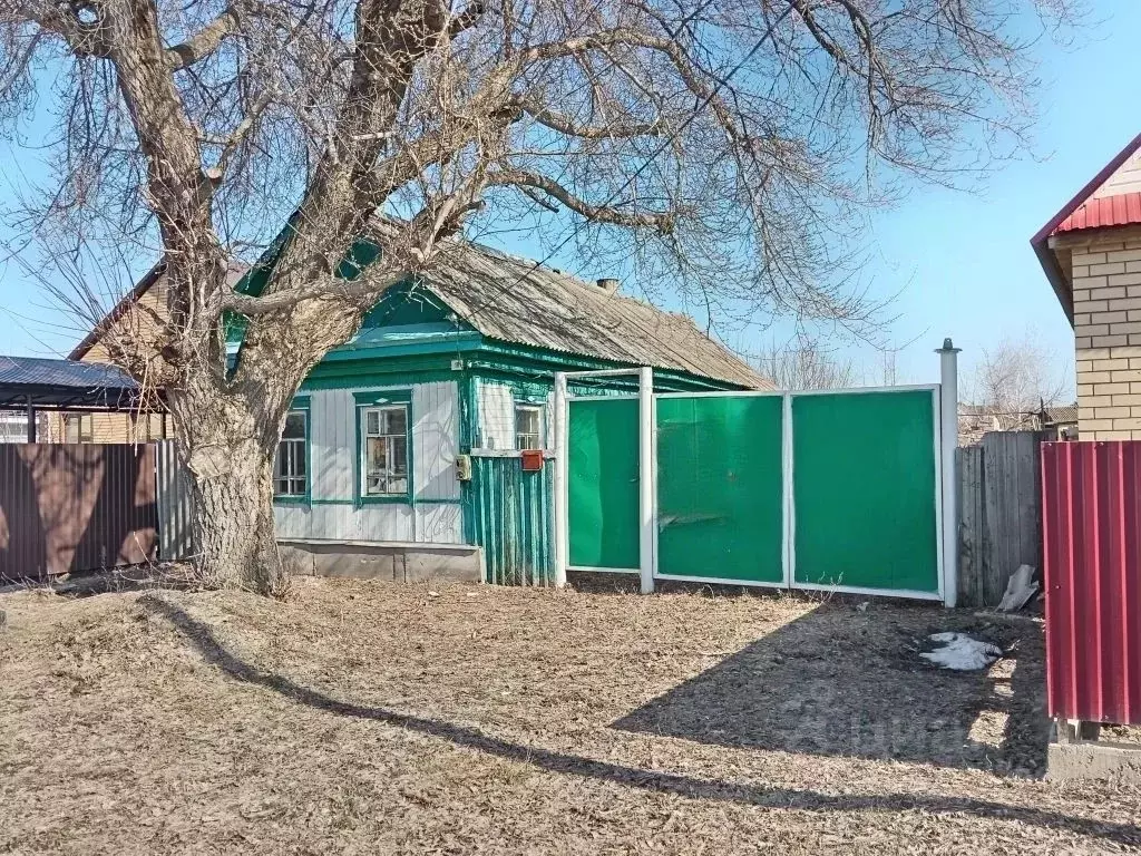 Дом в Оренбургская область, пос. Саракташ ул. Фролова, 20 (45 м) - Фото 1
