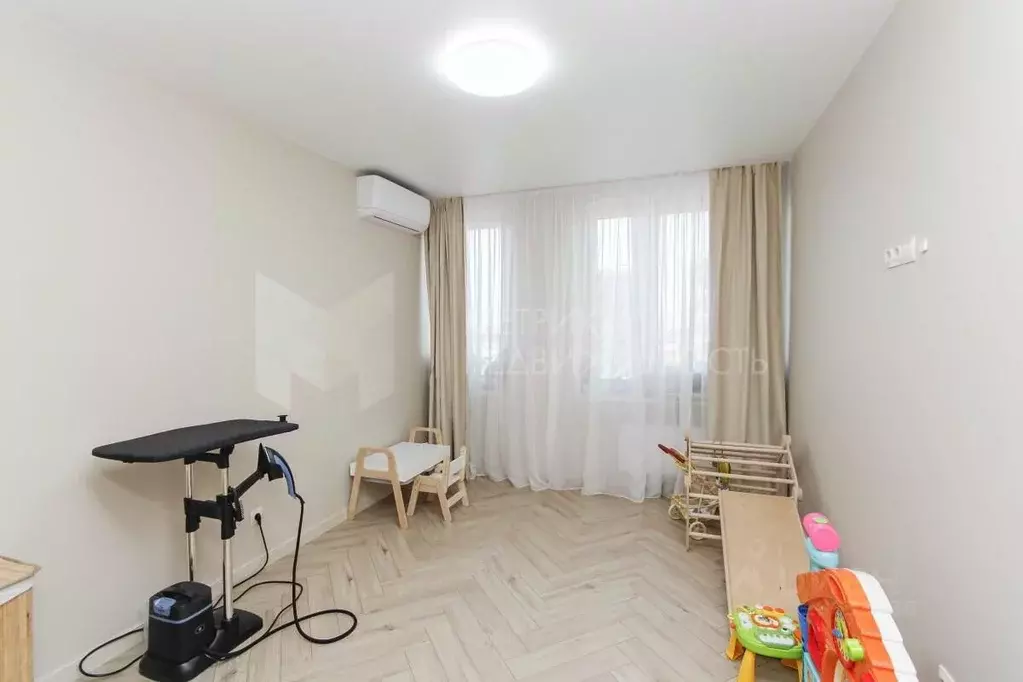 3-к кв. Тюменская область, Тюмень Харьковская ул., 72Б (79.0 м) - Фото 1