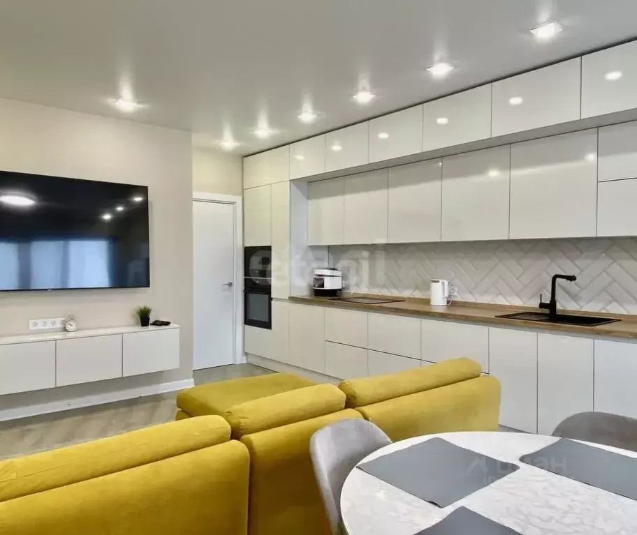 3-к кв. Брянская область, Брянск ул. Имени А.М. Рекункова, 6 (85.5 м) - Фото 2