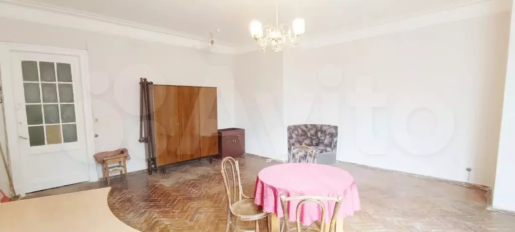 Комната 32 м в 6-к., 7/7 эт. - Фото 1
