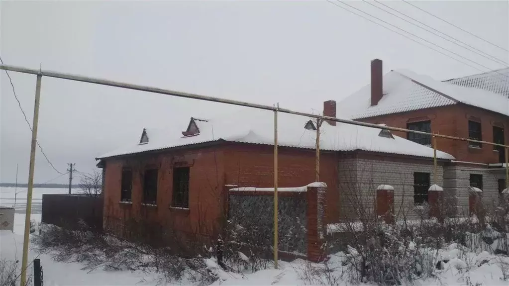 Дом в Самарская область, Октябрьск ул. Шишулина, 4 (740 м) - Фото 1