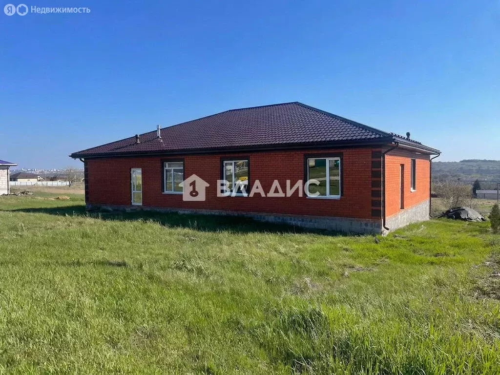 Дом в Белгород, улица Николая Страхова, 17 (210 м) - Фото 1