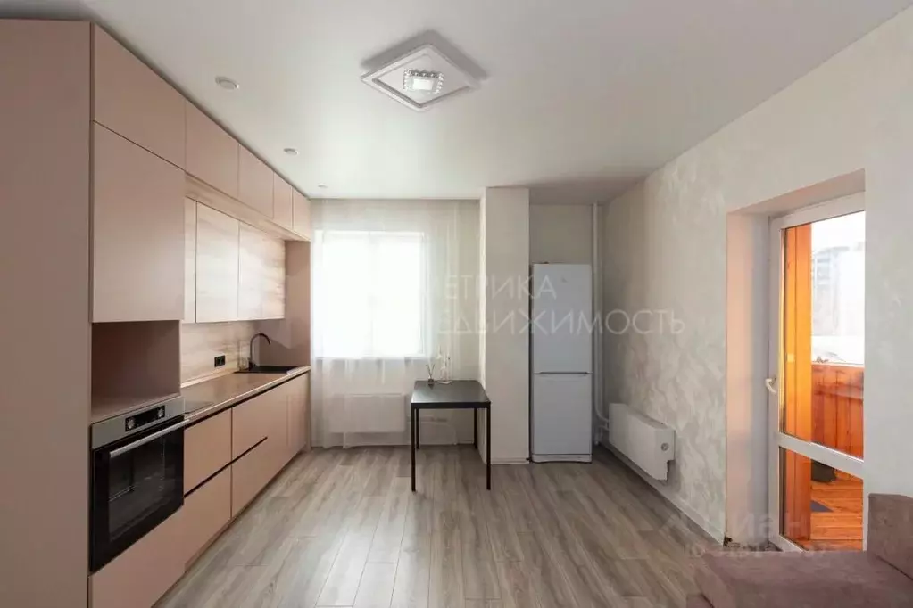 1-к кв. Тюменская область, Тюмень ул. Самарцева, 8 (48.9 м) - Фото 0