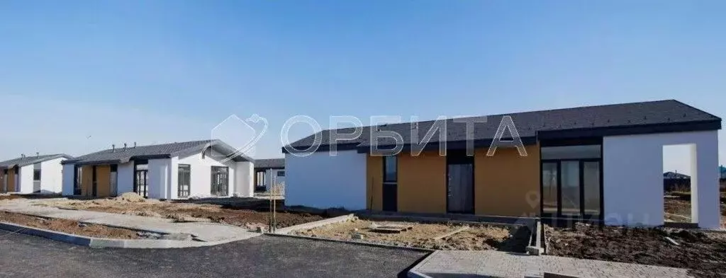 Дом в Тюменская область, Тюменский муниципальный округ, с. Ембаево  ... - Фото 1