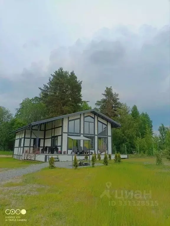 Дом в Ленинградская область, Приозерский район, Сосновское с/пос, д. ... - Фото 1
