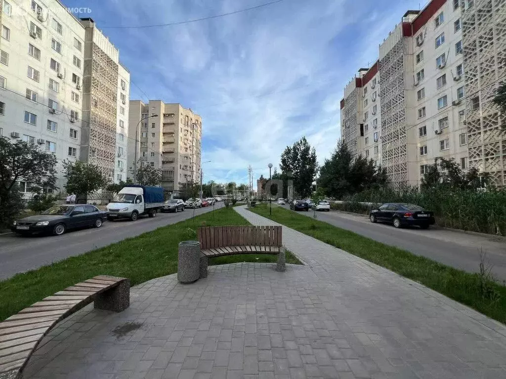 3-комнатная квартира: Астрахань, улица Валерии Барсовой, 17 (68.9 м) - Фото 1