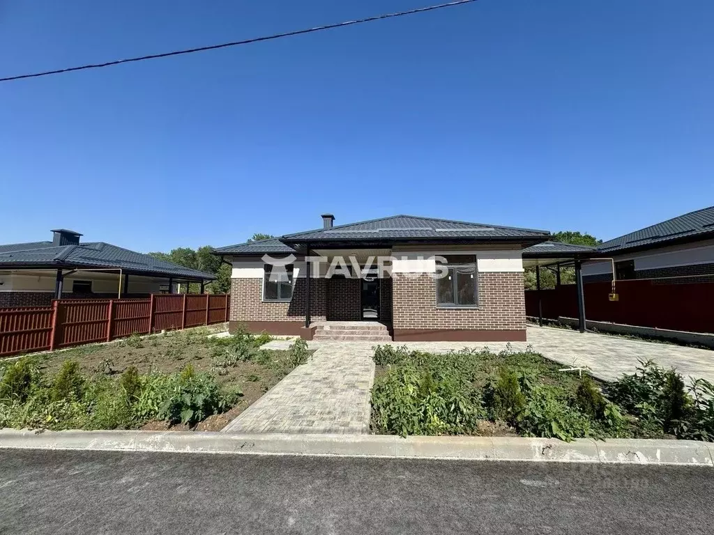 Дом в Крым, Симферопольский район, Добровское с/пос, с. Краснолесье  ... - Фото 1