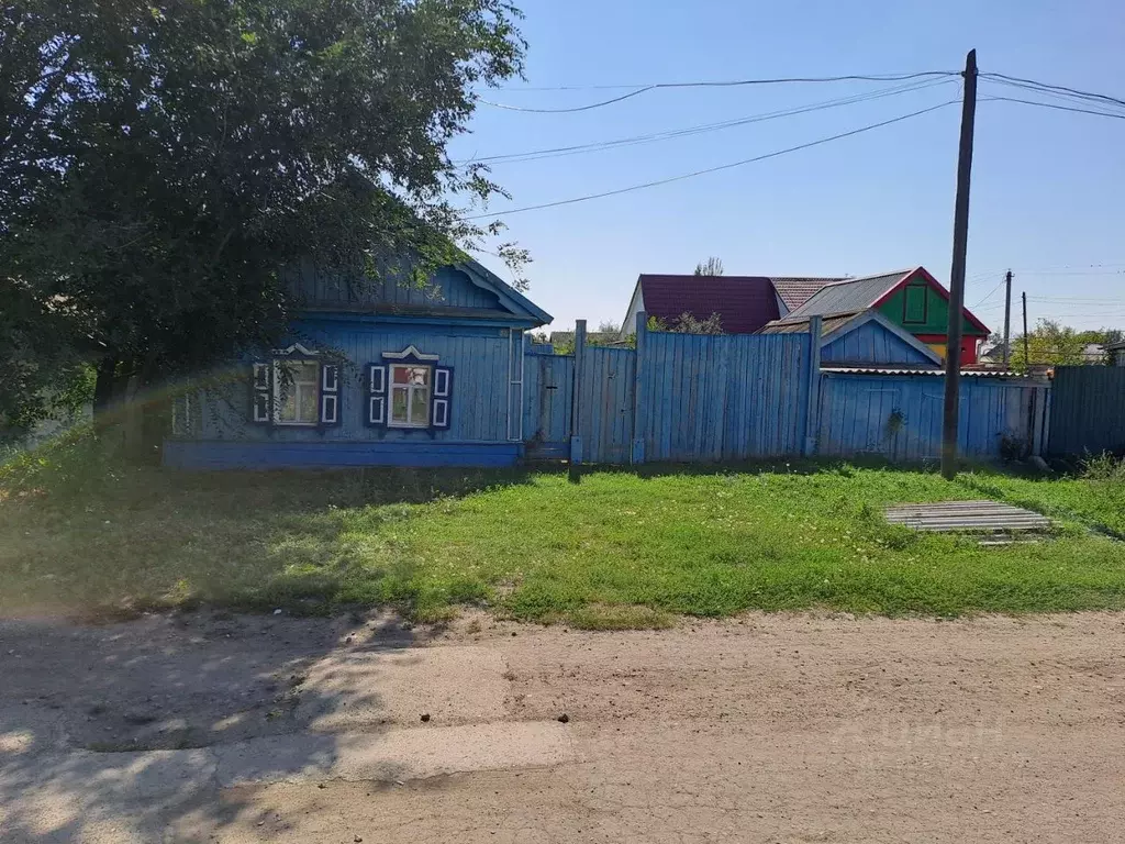 Дом в Саратовская область, Красный Кут Саратовский пер., 67 (49 м) - Фото 1