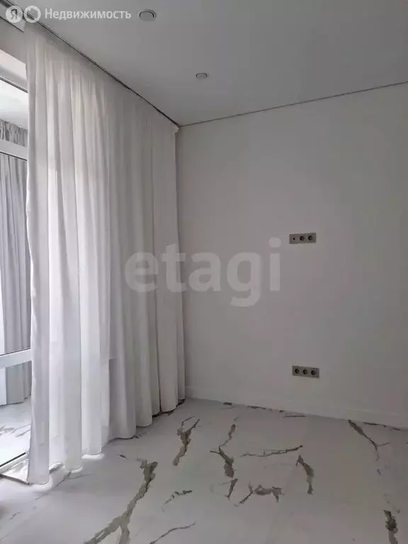 Квартира-студия: Тюмень, улица Братьев Бондаревых, 5 (23 м) - Фото 2