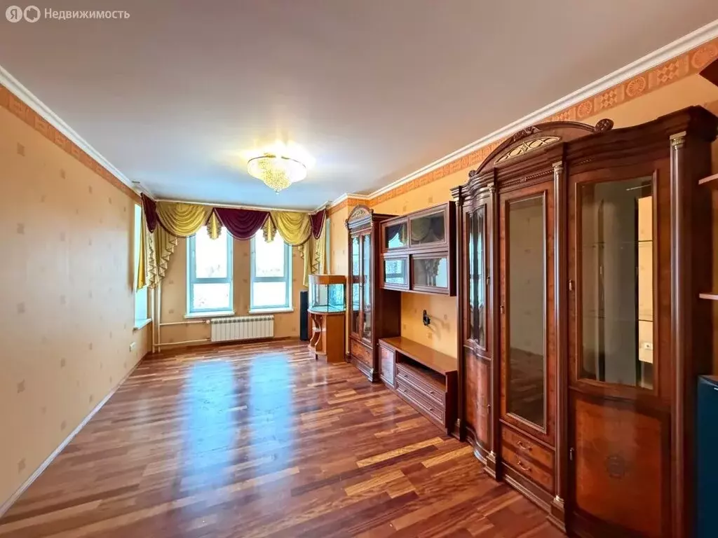 3-комнатная квартира: посёлок городского типа ВНИИССОК, улица Михаила ... - Фото 2