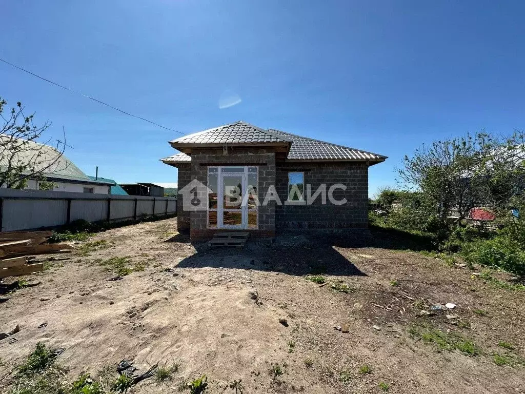 Дом в Башкортостан, Стерлитамакский район, Красноярский сельсовет, с. ... - Фото 1