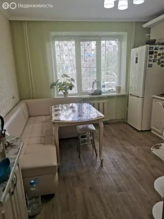 3-комнатная квартира: Чебоксары, улица Константина Иванова, 81 (76 м) - Фото 0
