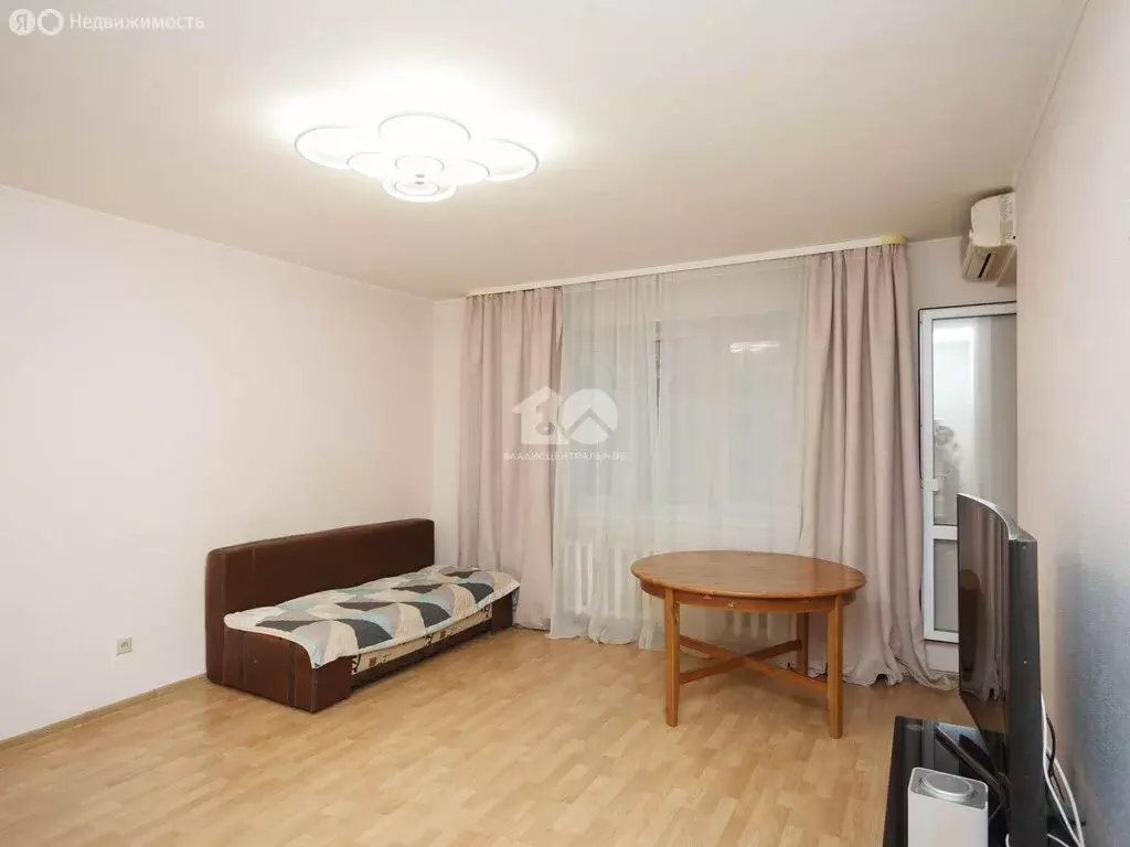 3-комнатная квартира: Новосибирск, улица Кирова, 46 (104.5 м) - Фото 1