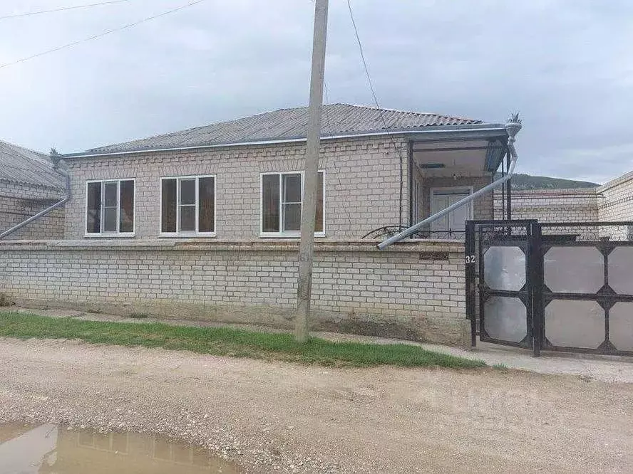 Коттедж в Карачаево-Черкесия, Малокарачаевский район, с. Первомайское ... - Фото 1