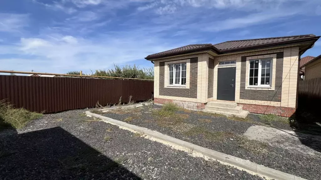 Дом в Ростовская область, Батайск ул. Максима Горького (100 м) - Фото 2