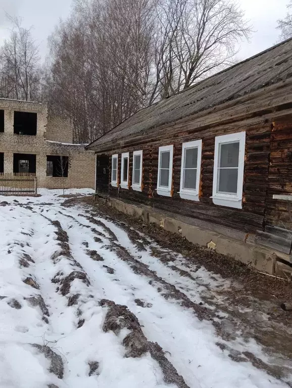 Дом в Тверская область, Старицкий муниципальный округ, д. Красное 36 ... - Фото 1