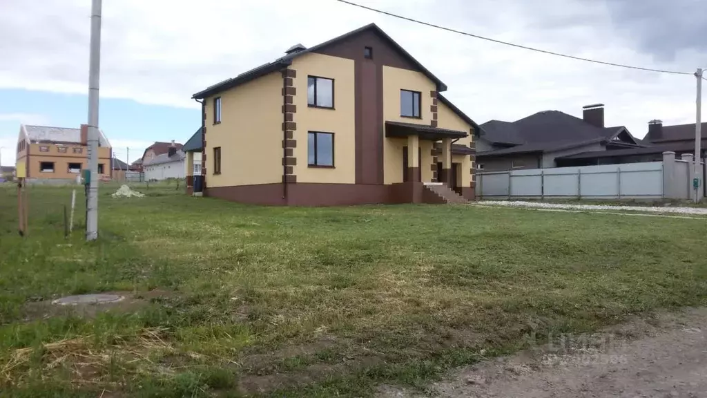 Дом в Белгородская область, Белгород Юго-Западный-2.2 мкр,  (236 м) - Фото 0