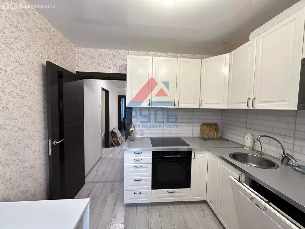 4-комнатная квартира: Челябинск, Пекинская улица, 19А (84 м) - Фото 1