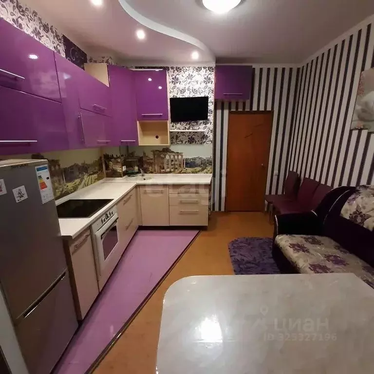 Комната Ханты-Мансийский АО, Сургут ул. Ивана Захарова, 10 (17.0 м) - Фото 1