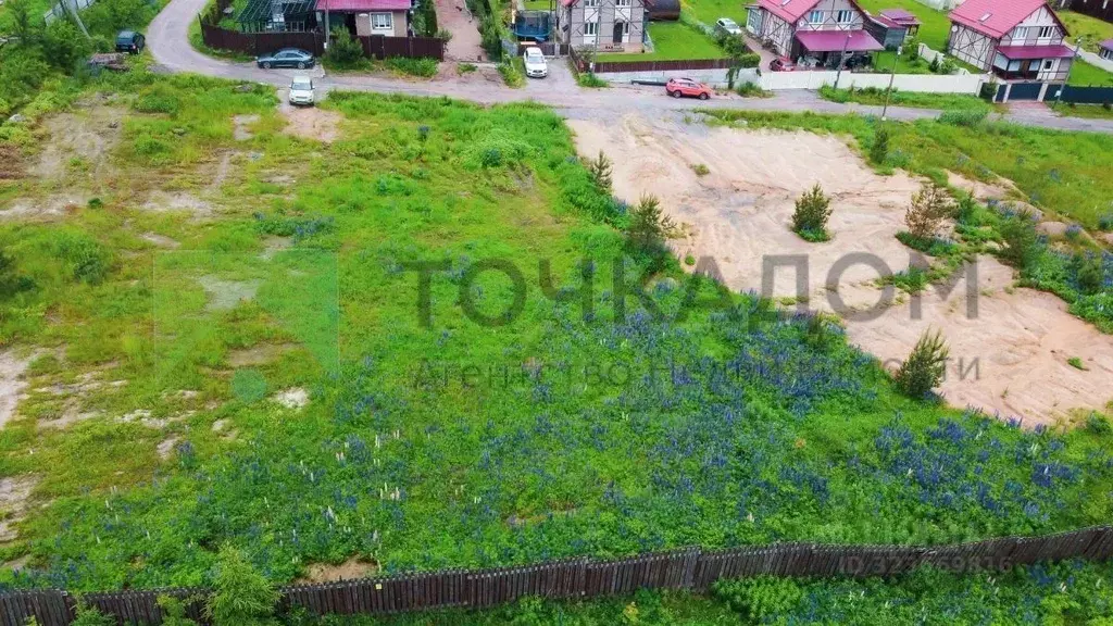 Участок в Ленинградская область, Выборгский район, Рощино пгт ул. ... - Фото 1