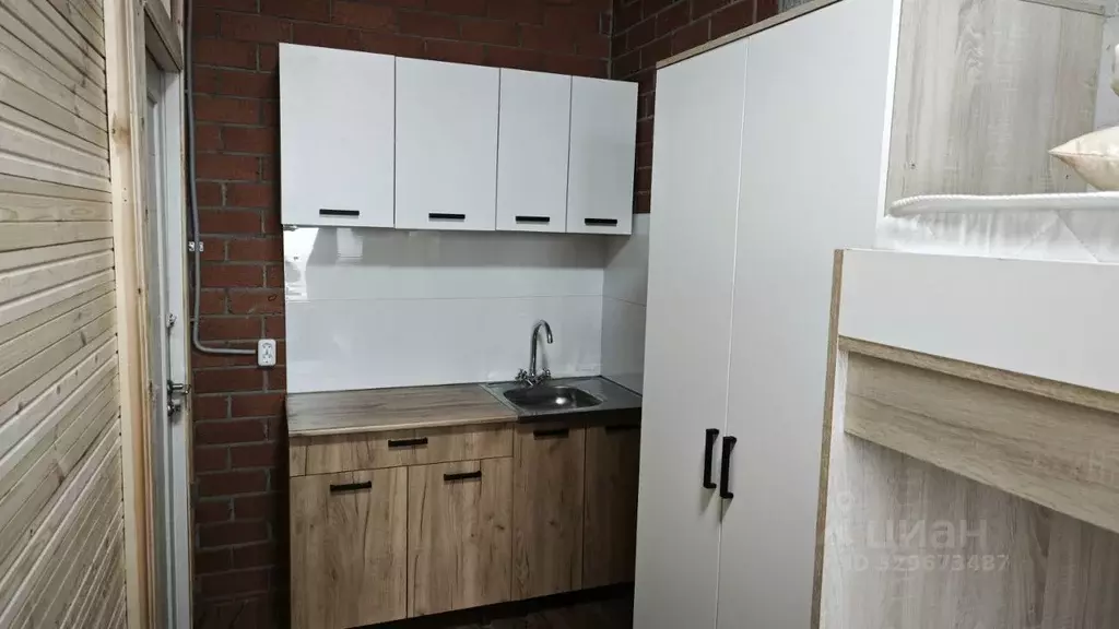 Комната Свердловская область, Екатеринбург ул. Попова, 18 (10.0 м) - Фото 1