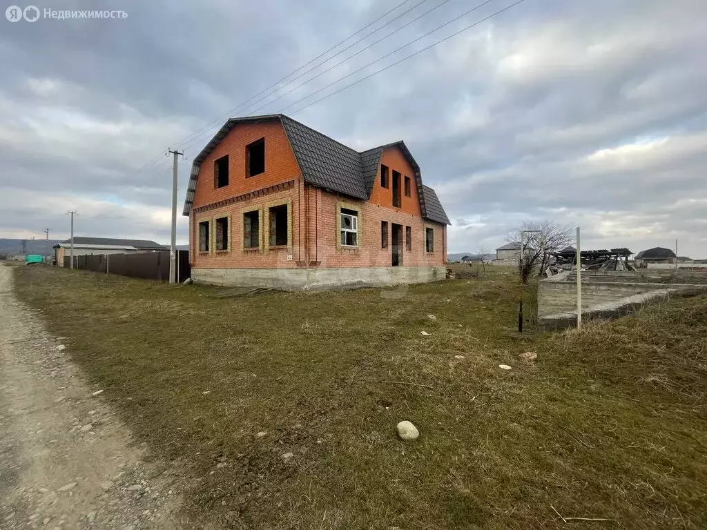 Дом в станица Троицкая, 2-я линия (240 м) - Фото 1