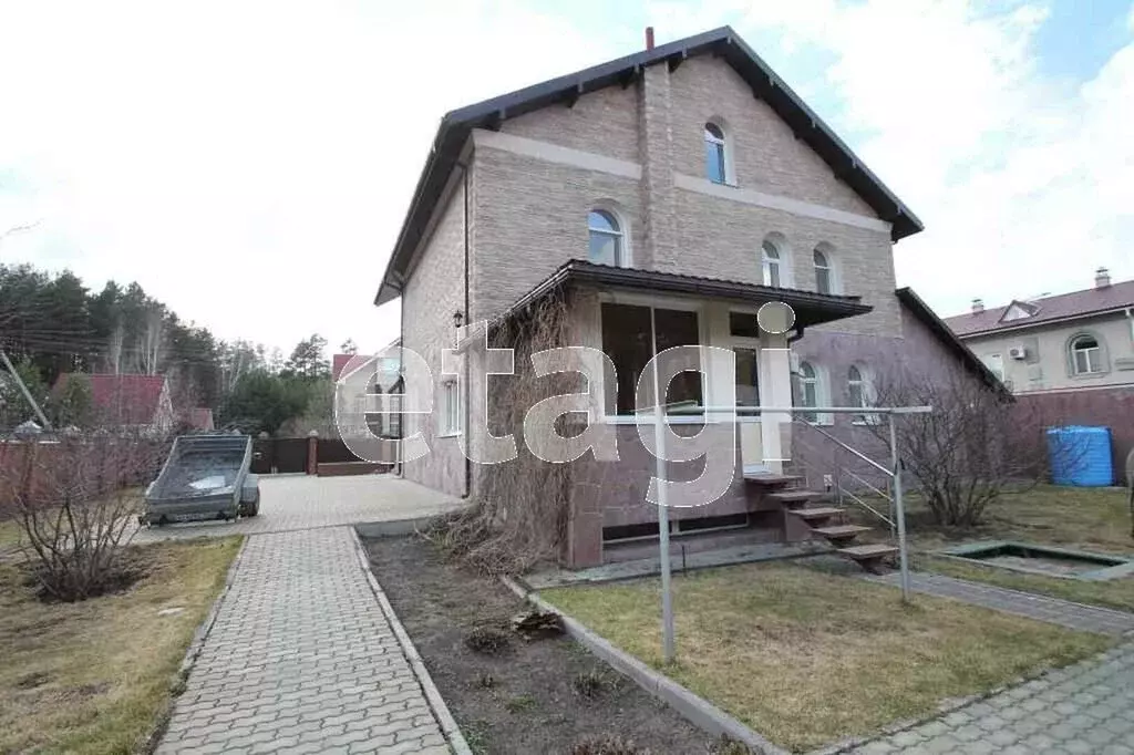 Дом в Патрушева, Сосновая улица (400 м) - Фото 1
