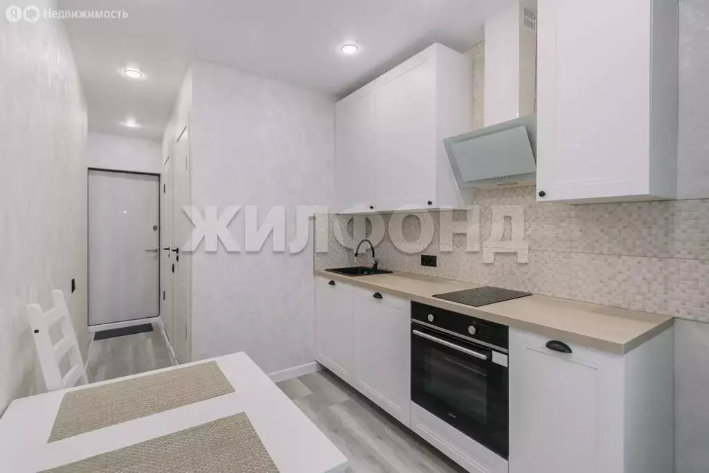 3-комнатная квартира: Новосибирск, улица Дуси Ковальчук, 20 (62.7 м) - Фото 2