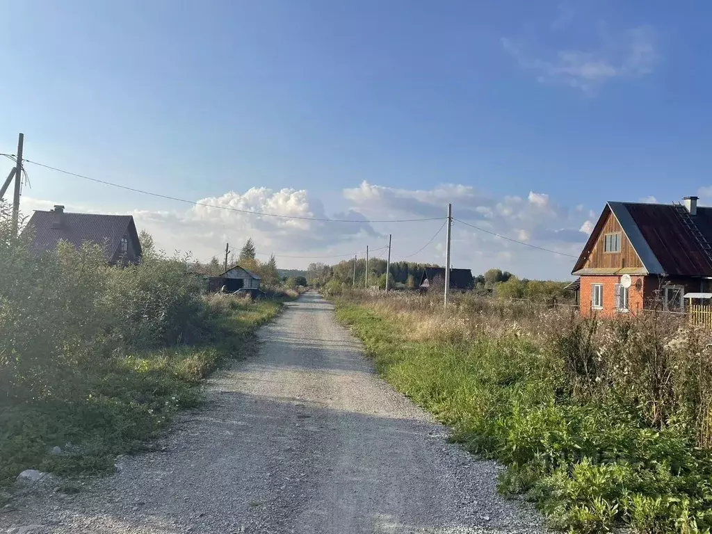 Участок в Свердловская область, Первоуральск муниципальный округ, пос. ... - Фото 0