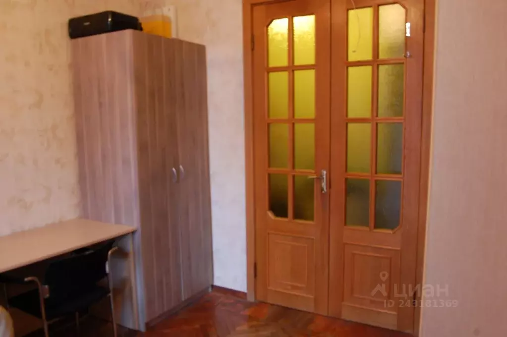 Комната Санкт-Петербург ул. Стахановцев, 18 - Фото 1